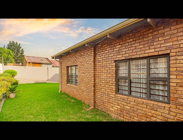 4 BEDROOM HOUSE FOR SALE IN CROSBY